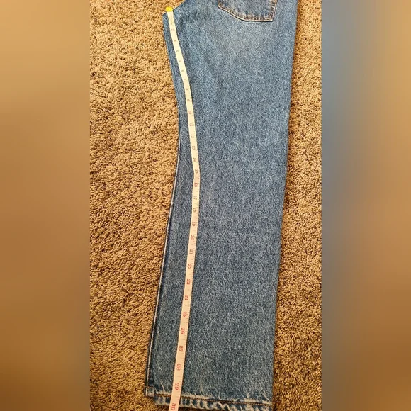 Womens Levi's 501 Original Straight Jeans in Medium Blue Denim - Picture 3 of 7